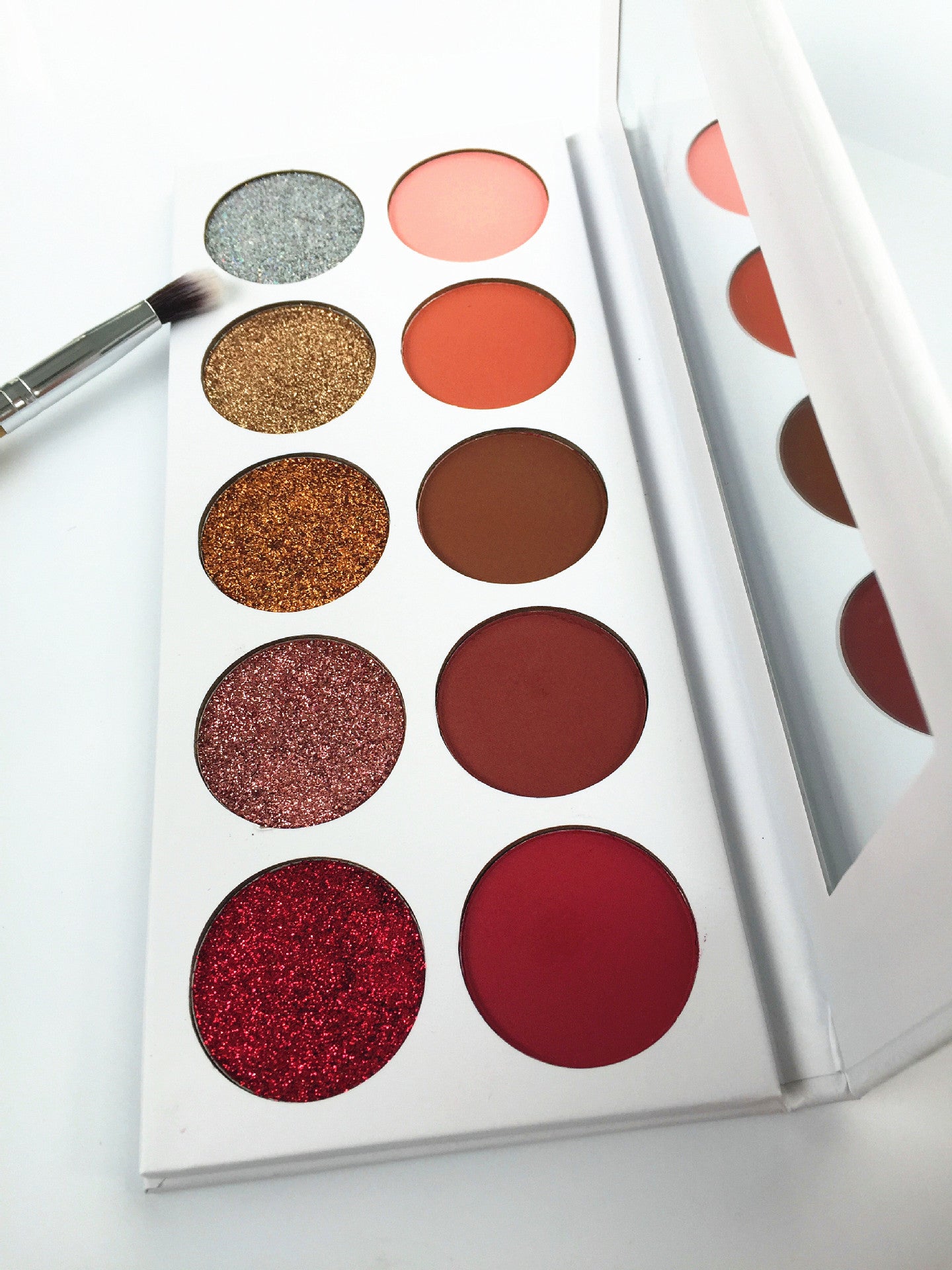 Palette Fards à Paupières 10 Teintes Multicolore – Pigments Intenses, Longue Tenue & Polyvalente