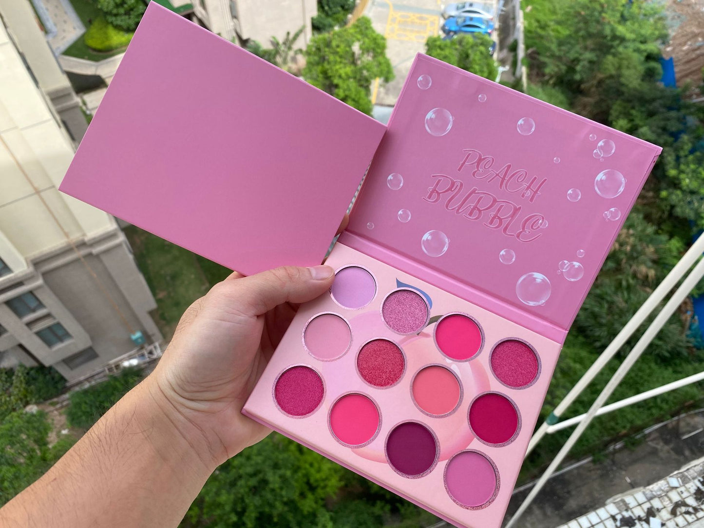 Palette Fards à Paupières Série Fruits 12 Teintes – Portable, Colorée & Facile à Utiliser